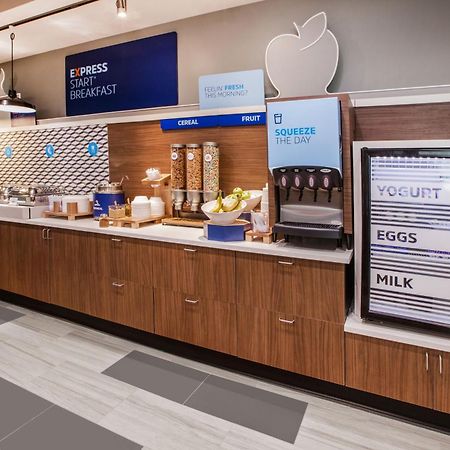 Holiday Inn Express & Suites - Toronto Airport South By Ihg 外观 照片
