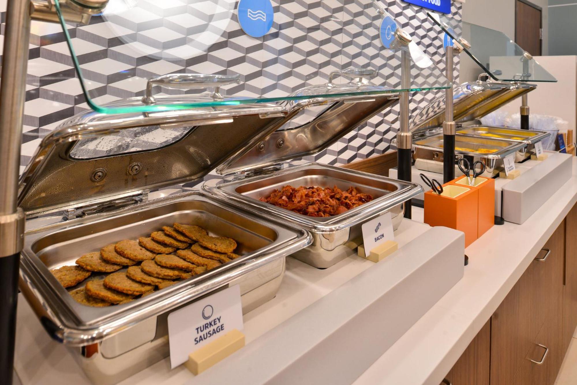 Holiday Inn Express & Suites - Toronto Airport South By Ihg 外观 照片