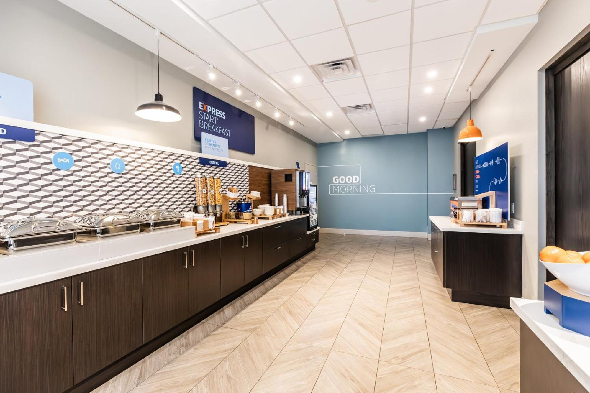 Holiday Inn Express & Suites - Toronto Airport South By Ihg 外观 照片
