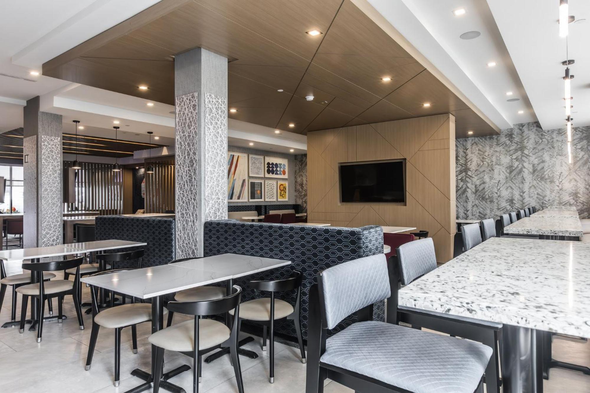 Holiday Inn Express & Suites - Toronto Airport South By Ihg 外观 照片