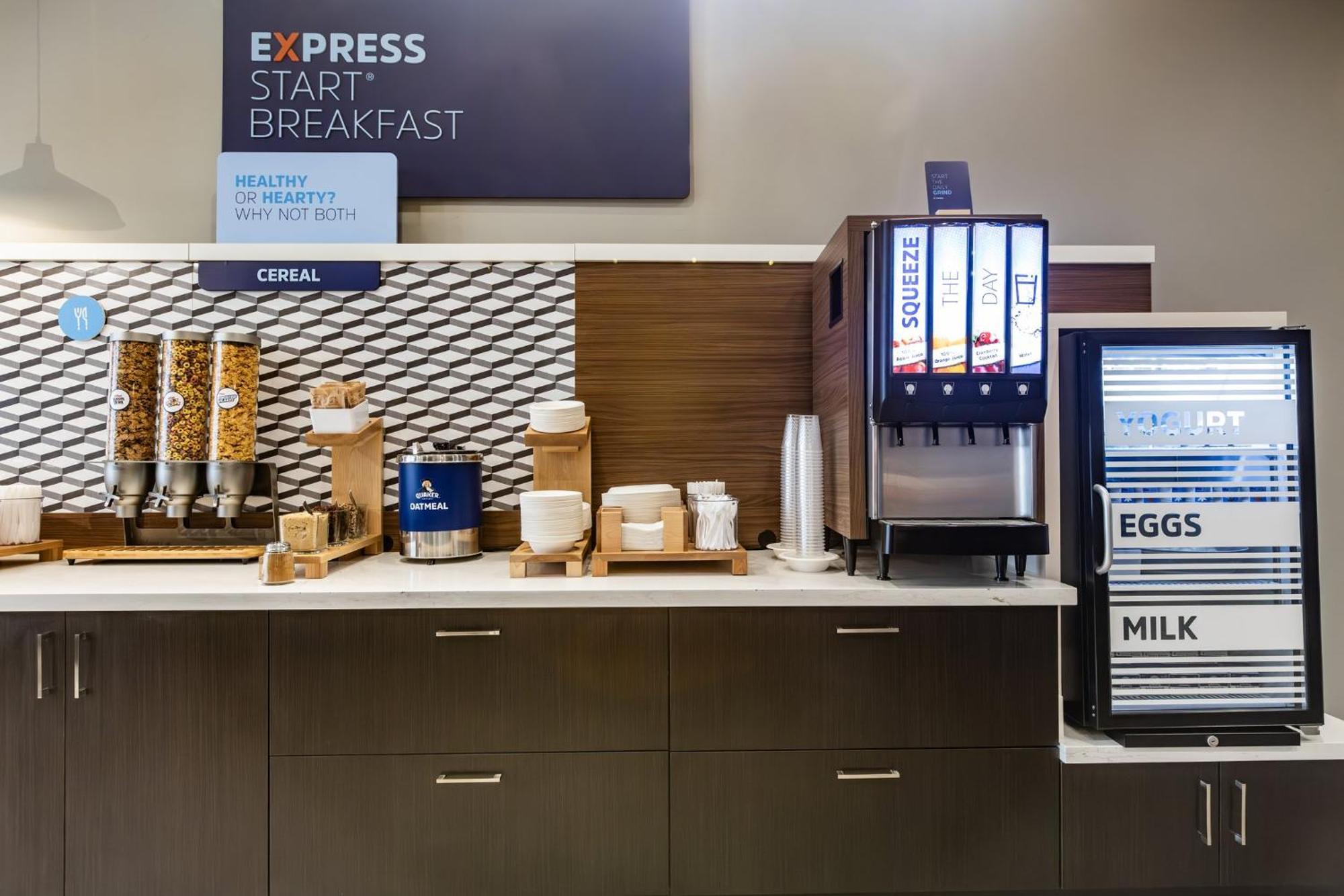 Holiday Inn Express & Suites - Toronto Airport South By Ihg 外观 照片