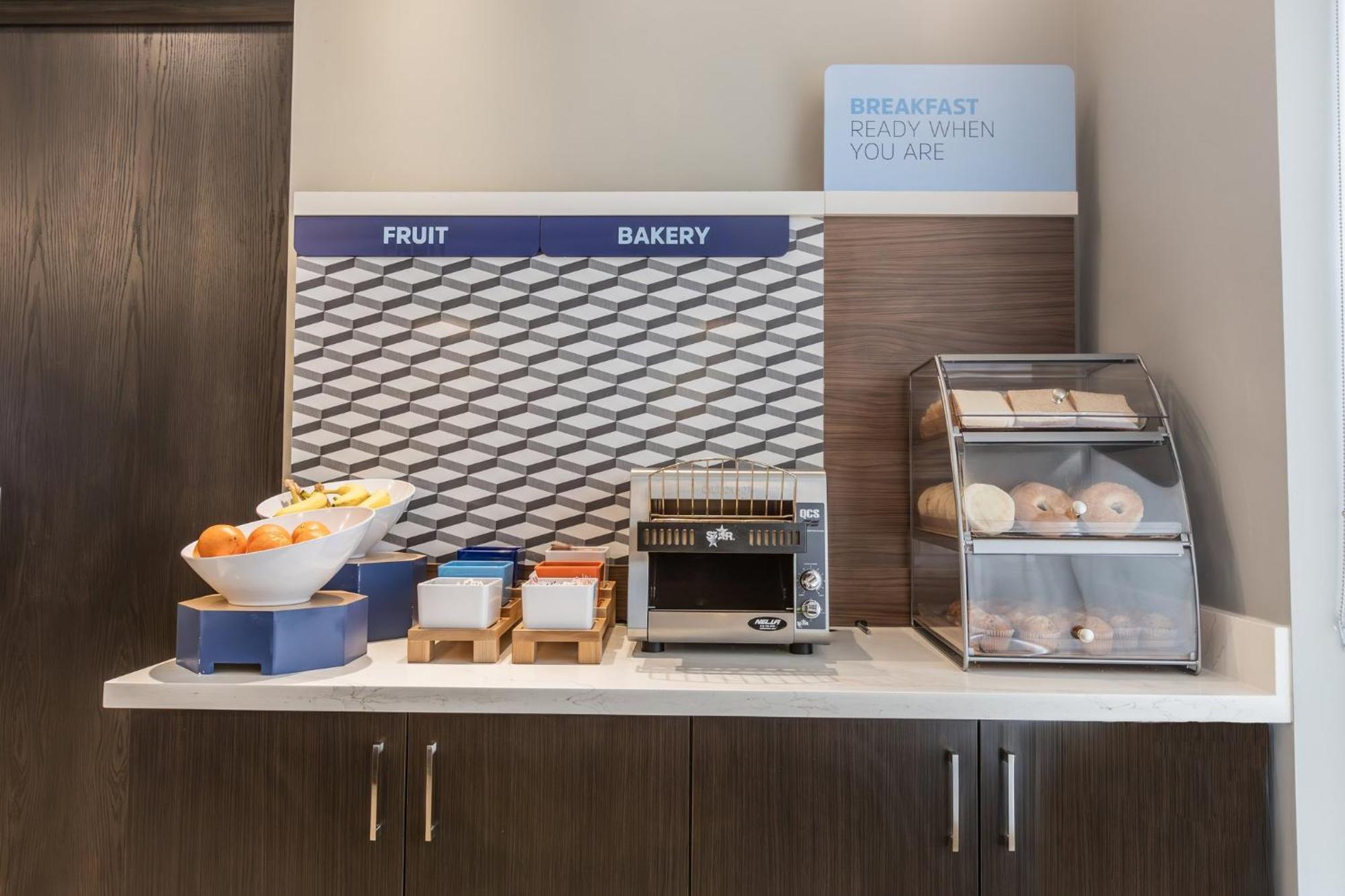 Holiday Inn Express & Suites - Toronto Airport South By Ihg 外观 照片