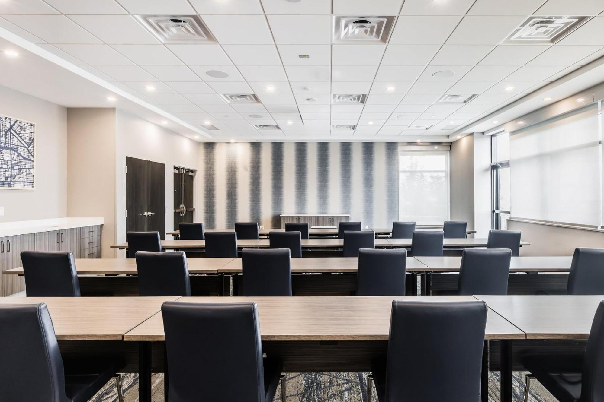 Holiday Inn Express & Suites - Toronto Airport South By Ihg 外观 照片