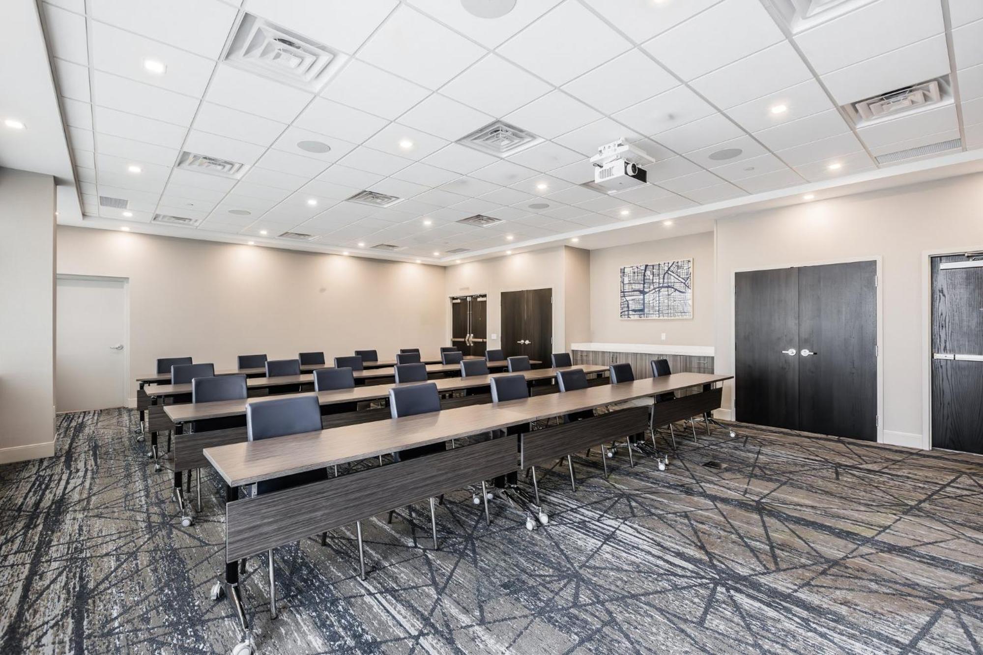 Holiday Inn Express & Suites - Toronto Airport South By Ihg 外观 照片